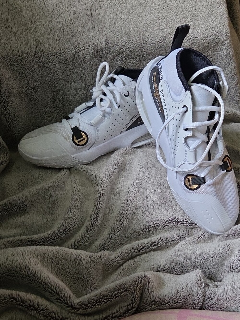 Nike Boy's Air Zoom Crossover 2 GS 'White Metallic Gold' Size 5.5Y